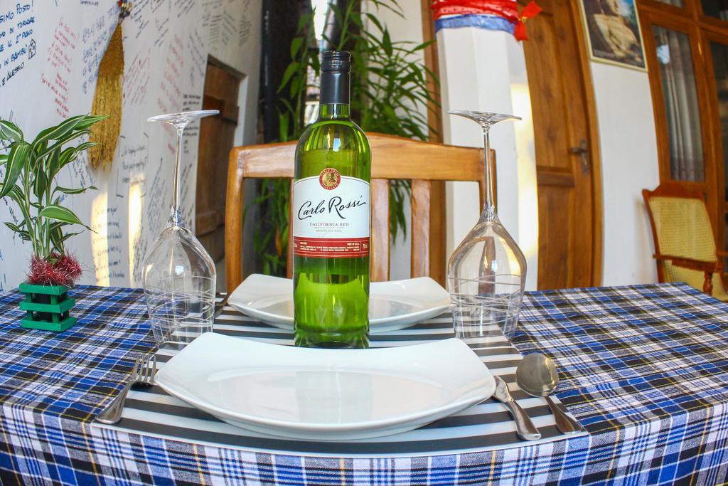 Sanctuary Cove Guest House Полонарува Екстериор снимка