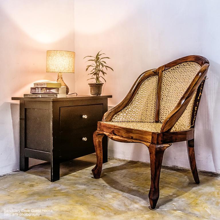 Sanctuary Cove Guest House Полонарува Екстериор снимка